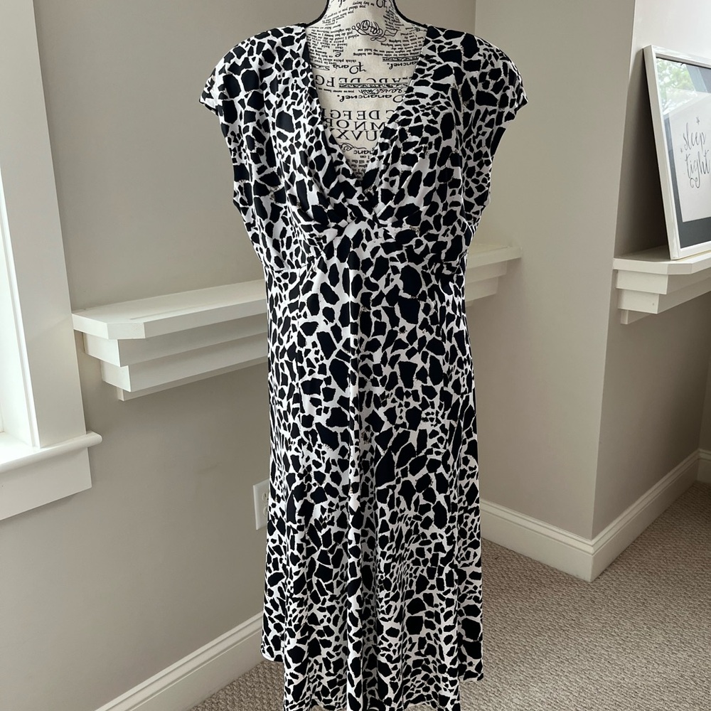 Ladies size 16 sleeveless dress